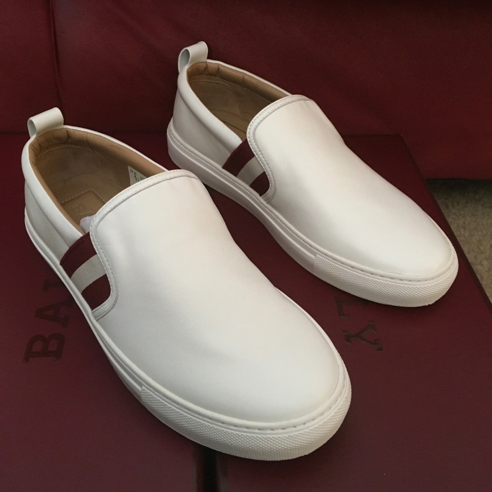 Bally leather sneaker will fit women's 7.5-8